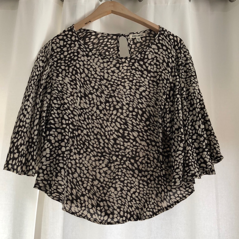 Billabong flutter sleeve top.